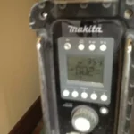 【マキタMR103】 正にプロ仕様なiPod/iPhone対応 高音質ラジオ！
