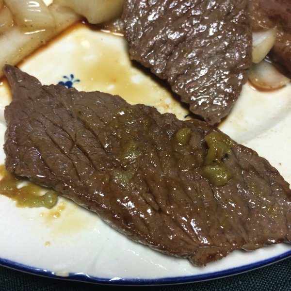 焼き肉が大好きなんです ワサビと醤油のタレがおすすめです 一度試して見てください ものくろぼっくす