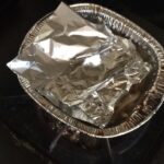 アルミホイルを上手に使って、アルミ鍋うどんの”美味しい月見”を作る