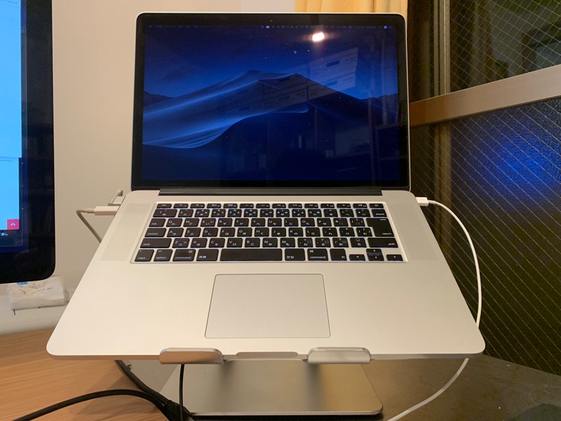 【動画レビュー】MacBookPro15インチ ファン付きアルミ製スタンドを導入（MacBook Height Adjustable