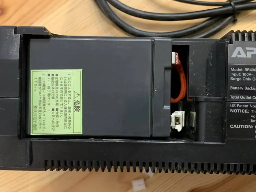 APC/ NEC NECA1500RMJ2UW 1500VAバッテリー要交換