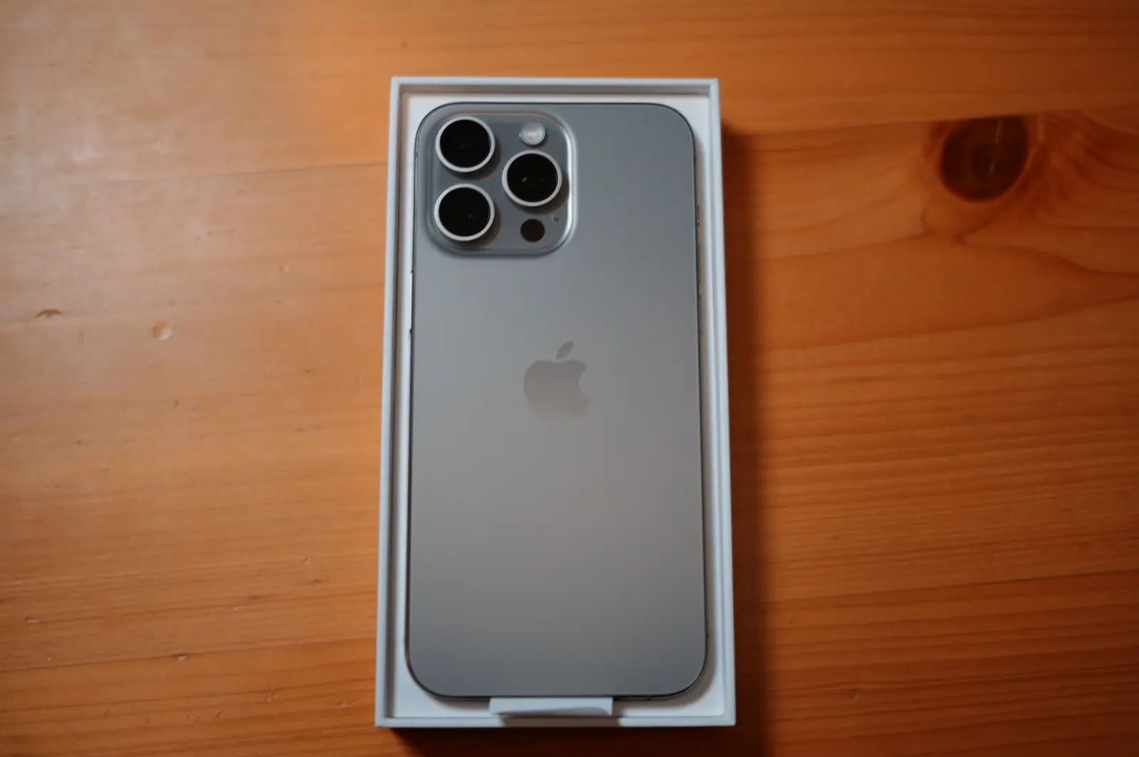 Povo 2.0 回線 eSIMに変更 PovoアプリからSIM再発行の手続きが必要 - ものくろぼっくす