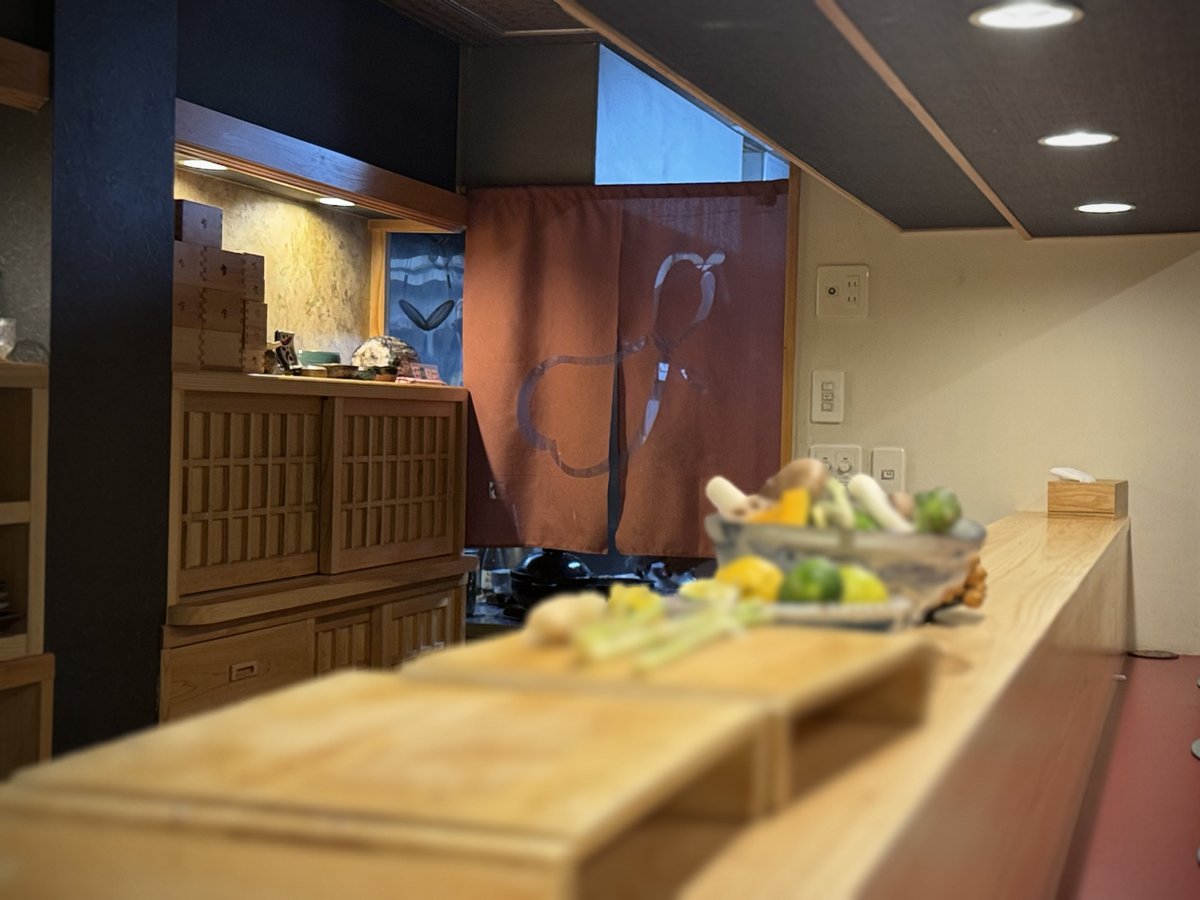 和食みたの店内のカウンター